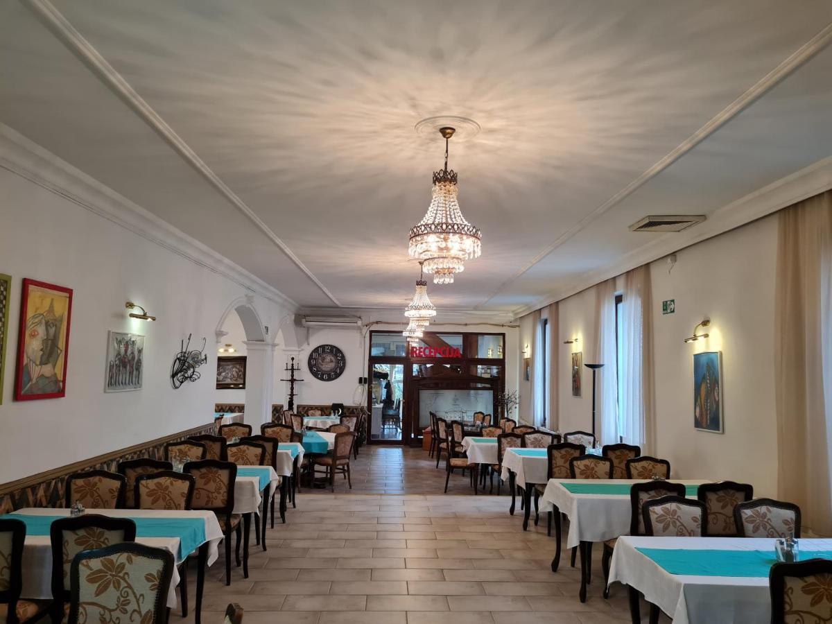 Ugostiteljski Objekat Karibo Hotel Sombor Ngoại thất bức ảnh