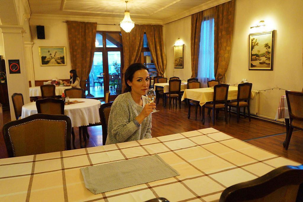 Ugostiteljski Objekat Karibo Hotel Sombor Ngoại thất bức ảnh
